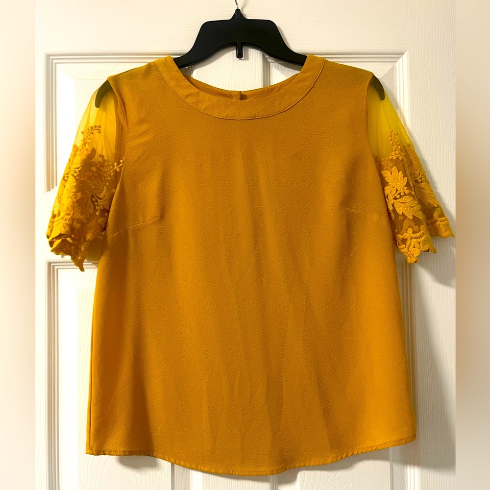 Adorable lulus blouse